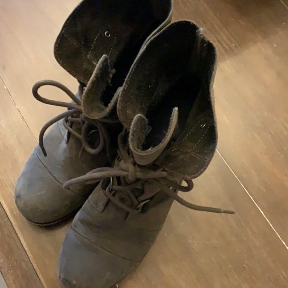 Sorel lace up winter boot size 9 - Picture 3 of 4